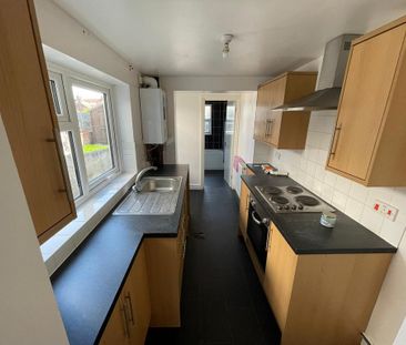 3 bedroom terraced house to rent - Photo 5