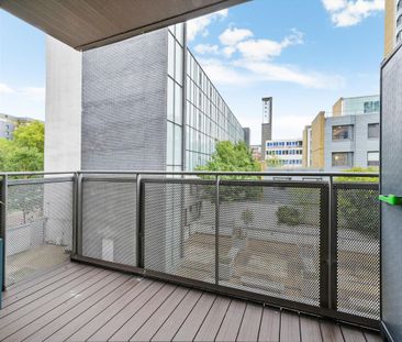 A two bedroom apartment to rent in Aldgate, E1. - Photo 3