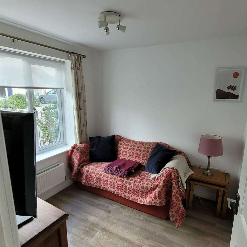 Fantastic 6-bedroom house share in a great location Room 6 (Upstairs Right) - Photo 1