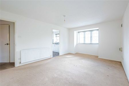 2 bed Flat for rent - Photo 2