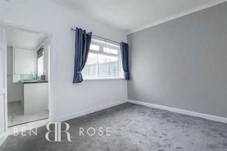 2 bedroom terraced house to rent - Photo 3