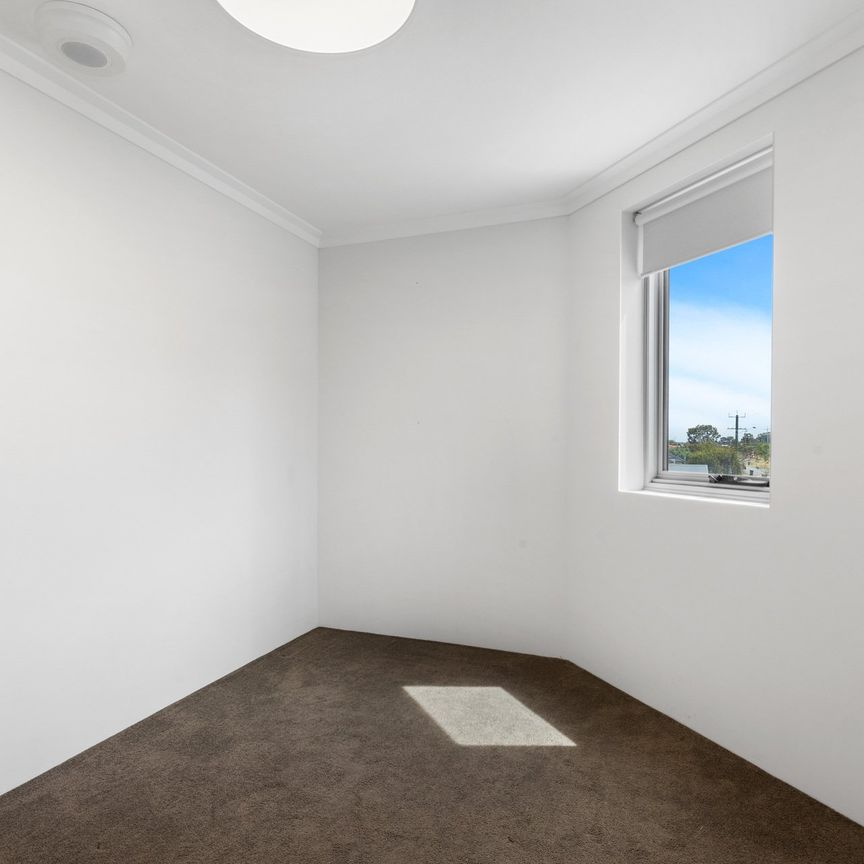 Two Bedroom Apartment In Cannington - Photo 1