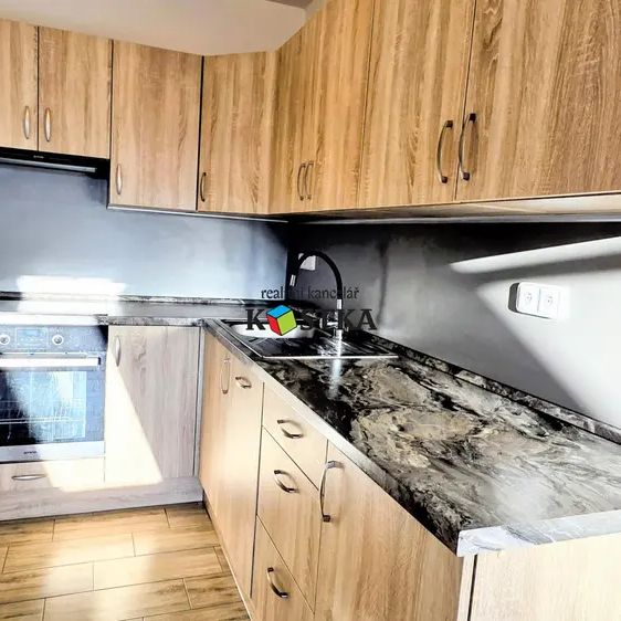 pronájem podkrovního bytu 1KK Bonanza - Fotografie 1