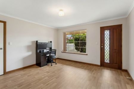 3 Bedroom family home - Photo 3