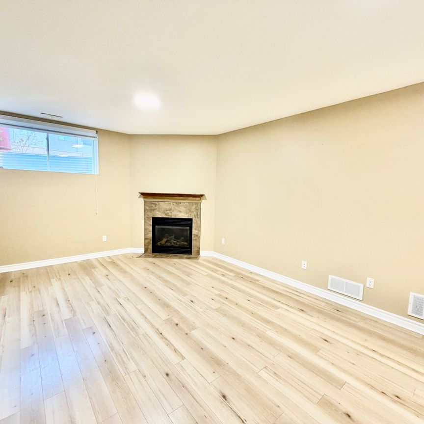 For Lease - 313 Glenbrae Avenue, Kanata, Ontario - Photo 1