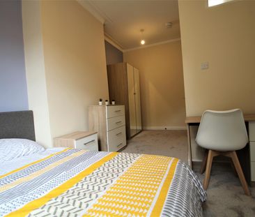 5 bedroom apartment to rent - Photo 4