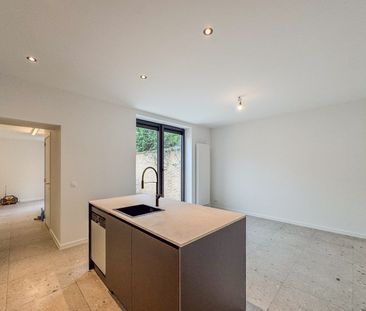 Gerenoveerde woning met 3 slaapkamers en gezellig stadstuintje. - Foto 4