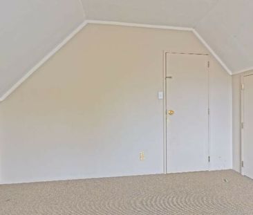 3 Beddie house central Massey - Photo 1