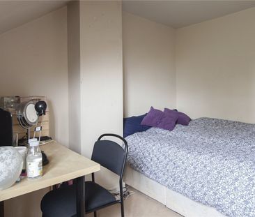 23 Park Avenue, Huddersfield, HD1 - Photo 2
