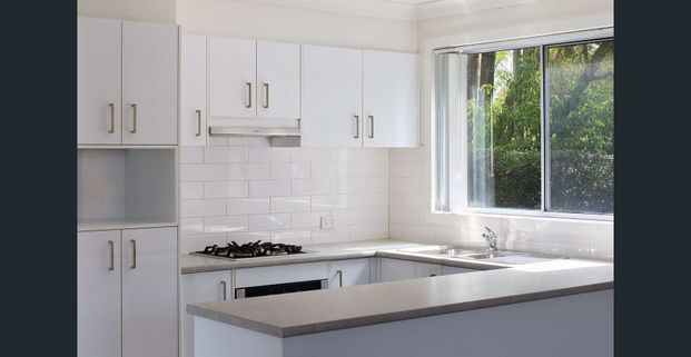 Appealing Townhouse - Photo 1