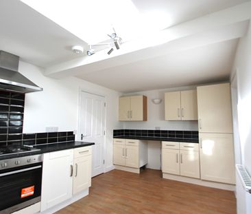 2 bed flat to rent in Greenbrook Terrace, Taunton, TA1 - Photo 4