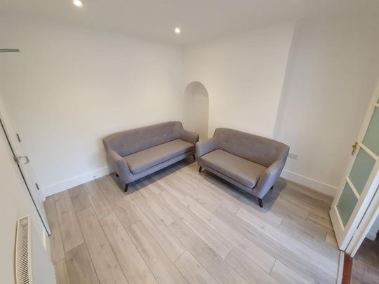 4 bedroom semi-detached house to rent - Photo 1