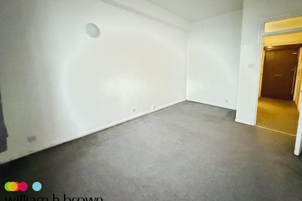 Stanford House - Photo 1