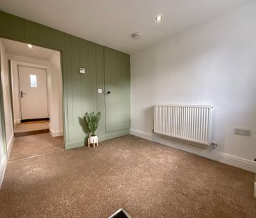 2 bedroom Cottage to let - Photo 2