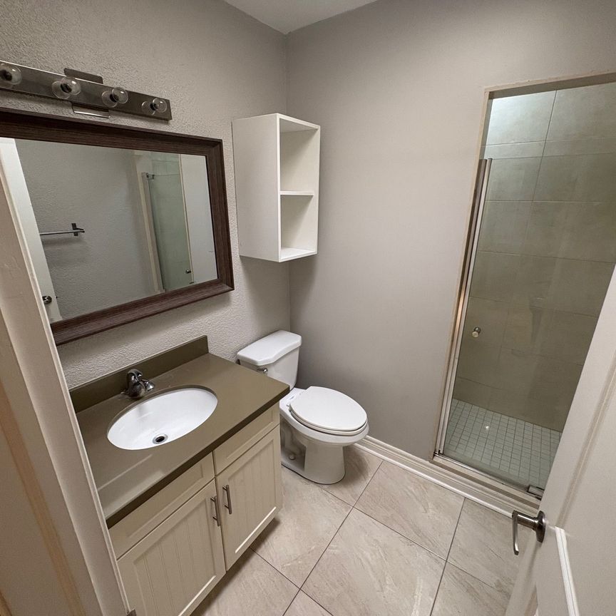 For Lease - 341 Lakeshore Road Unit# 2, Oakville, Ontario - Photo 1