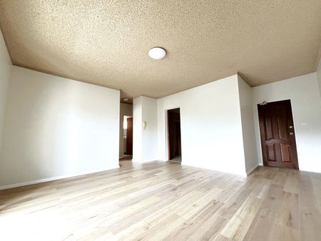 2 Bedroom apartment on 2nd floor - Photo 5
