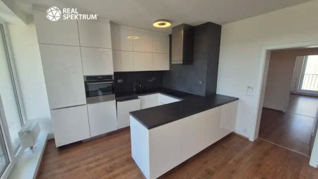 Pronájem krásného a světlého bytu 3+kk s terasou a parkovacím stáním, Brno-Bystrc - Photo 4