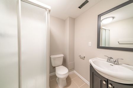 For Lease - 913 Carnaby Crescent, Oshawa, Ontario - Photo 4