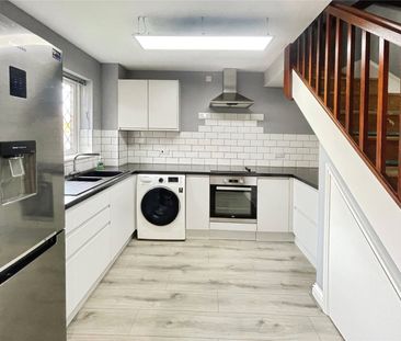 Nicholson Mews, Nicholson Walk, Egham, Surrey, TW20 9NU - Photo 4