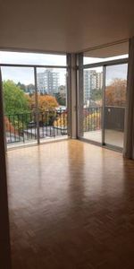 QUIET South / West 7th floor bachelor - Kerrisdale - Photo 3