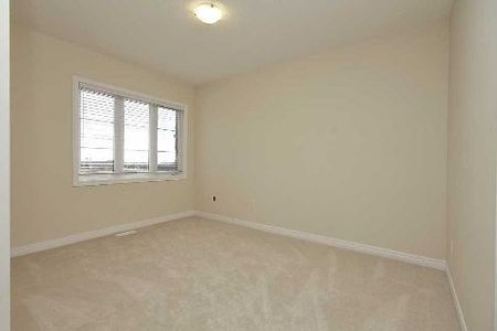 For Lease - 81 Kaitting Trail, Oakville, Ontario - Photo 2