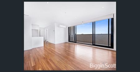 Living in the heart of Springvale Central - Photo 2