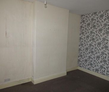 2 bedroom semi-detached house to rent - Photo 4