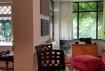 Appia Antica: Luxurious, fully furnished Villa with 5 Bedrooms, 5 baths, large private garden and swimming pool. Beautiful home is lush green setting close to the center. # 651