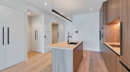 1407 The International - Photo 2