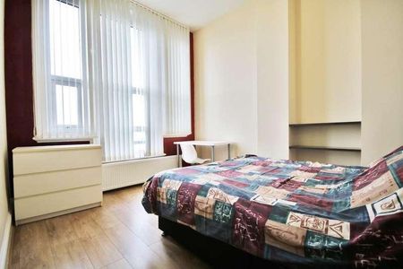 Ocean Apartments, St. Helens Parade, Southsea, PO4 - Photo 4