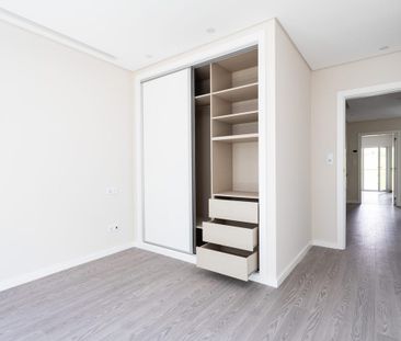 Lisboa, Lisbon 2620-170 - Photo 2