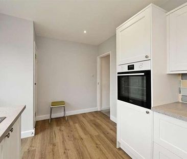 Cambridge Walk, Bognor Regis, PO21 - Photo 2