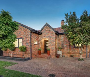 Art Deco Charm Meets Modern Family Living - Photo 2