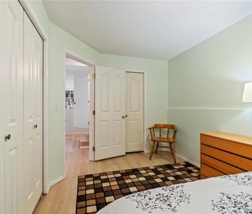 6 Bedroom House in Glenmore - Photo 2