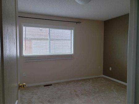 For Lease - 5055 Heatherleigh Avenue Unit# 40, Mississauga, Ontario - Photo 2