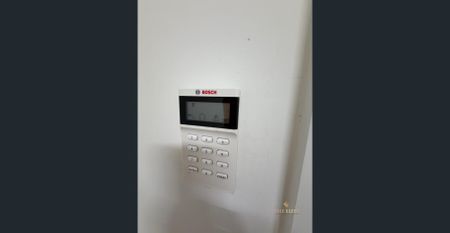 Stunning Modern 3 Bedroom Home in the Heart of Thornhill Park - Photo 5