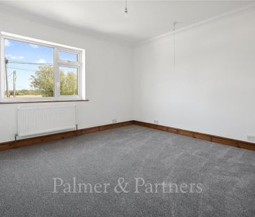 2 bedroom semi-detached house to rent - Photo 3