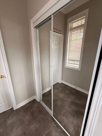 For Lease - 1137 Quick Street, Newmarket, Ontario - Photo 2