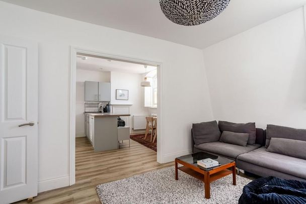 2 bedroom flat to rent - Photo 1