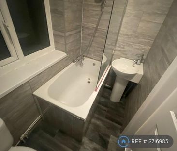 2 bedroom semi-detached house to rent - Photo 3