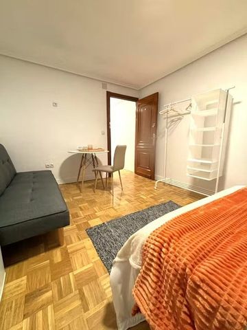 Avenida de Fuenlabrada, Leganés, Community of Madrid 28912 - Photo 3