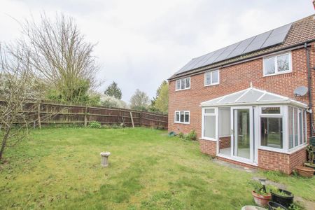 4 bedroom detached house to rent - Photo 3