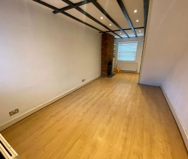 2 bedroom end of terrace house to rent - Photo 3