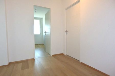 Diese sehr schöne und gut geschnittene 2 Zimmerwohnung inkl. sonniger Loggia eignet sich aufgrund ihrer Beschaffenheit ideal für Single und Paare. - Photo 5