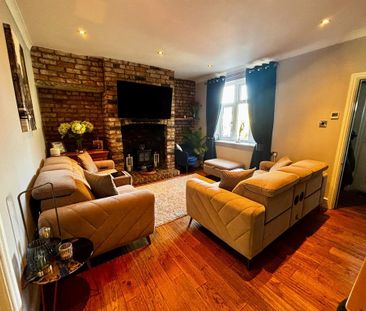 3 bedroom semi-detached house to rent - Photo 2