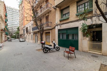 Carrer de Vilamur, Barcelona, Catalonia 08014 - Photo 2