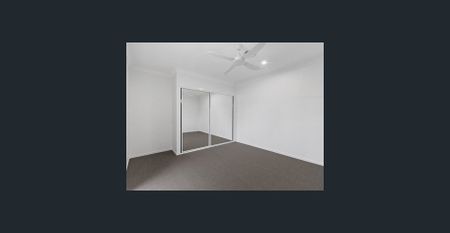 TOP FLOOR UNIT TOP LEFT HANDSIDE - 2 BEDROOM UNIT AT SHORNCLIFFE - Photo 4