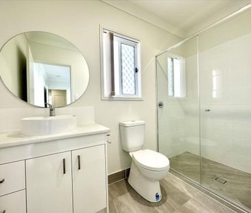 Stylish, Modern & Compact Family Home - Photo 6