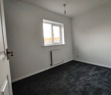 Severn Crescent, Chesterfield, North Wingfield - Photo 6