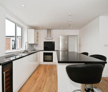 3 bedroom Bungalow To Let - Photo 6